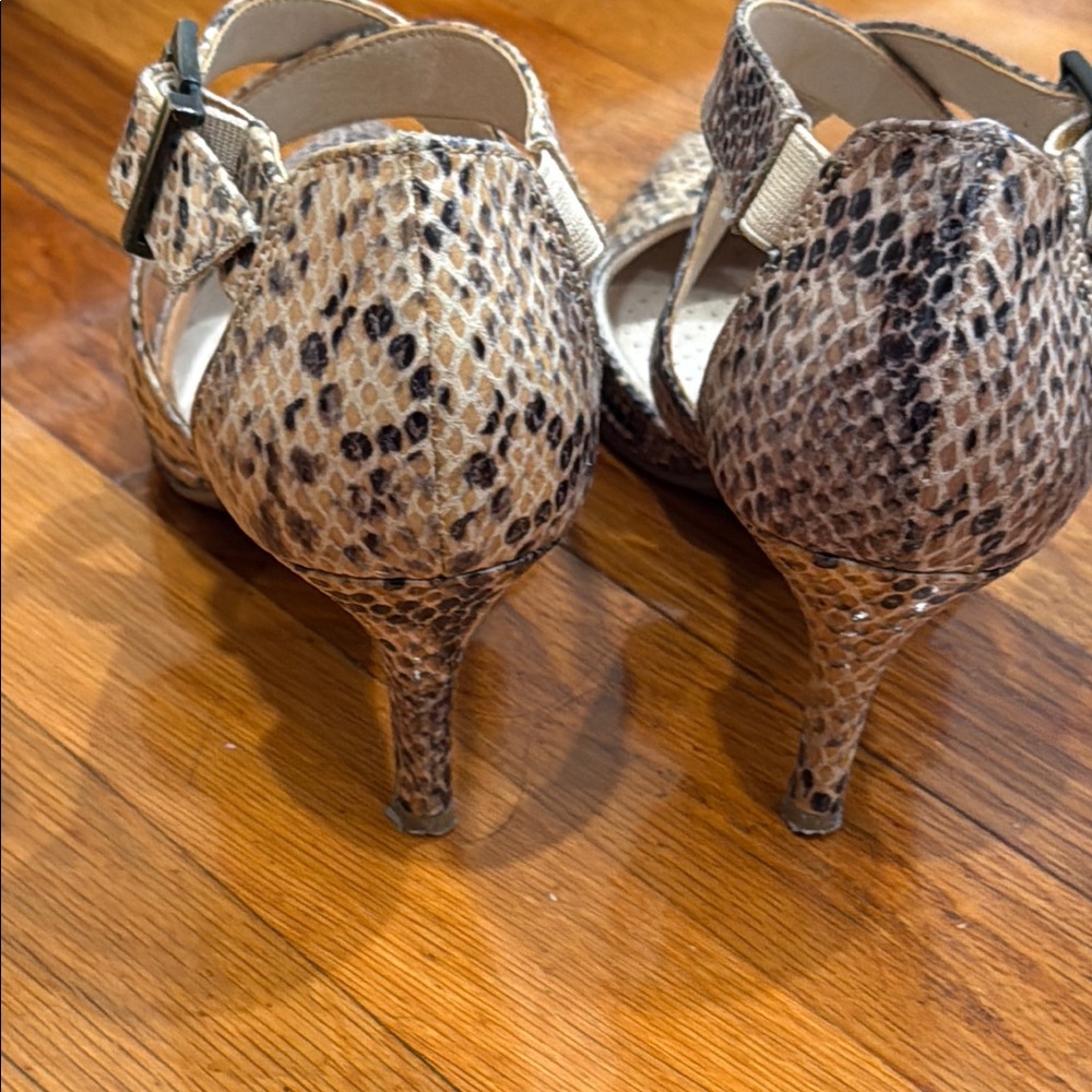 Life Stride Tan Heels with Snakeskin Pattern - Picture 2 of 3